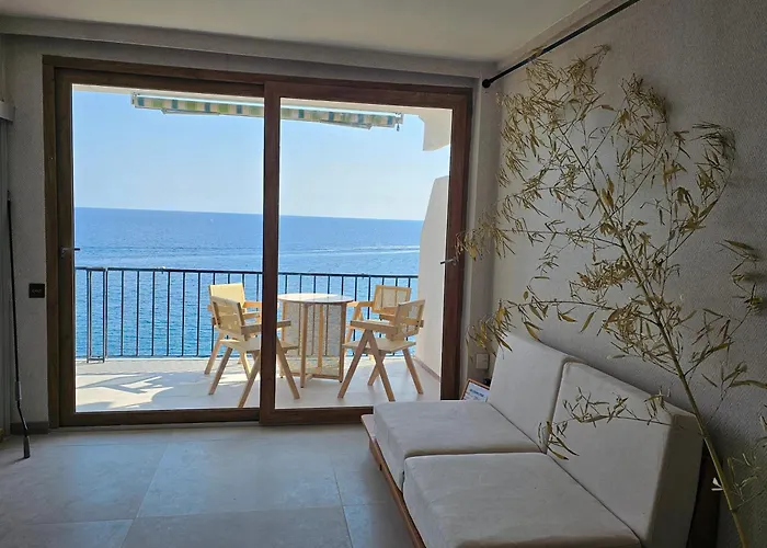 Unparalleled Sea View Lägenhet *